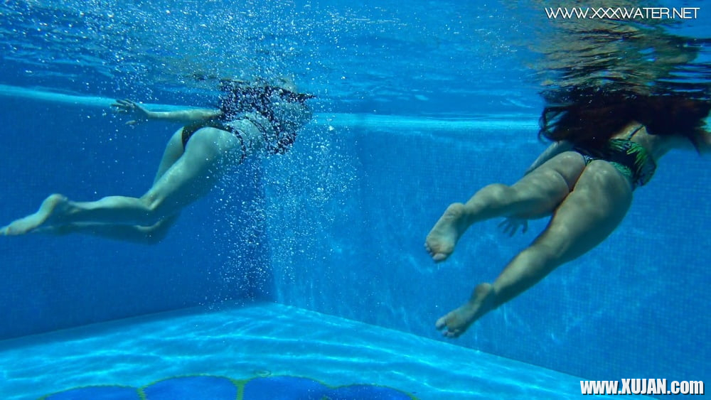 Sheril and Diana Rius Underwater Swimming Pool Erotics - Photo #1806351