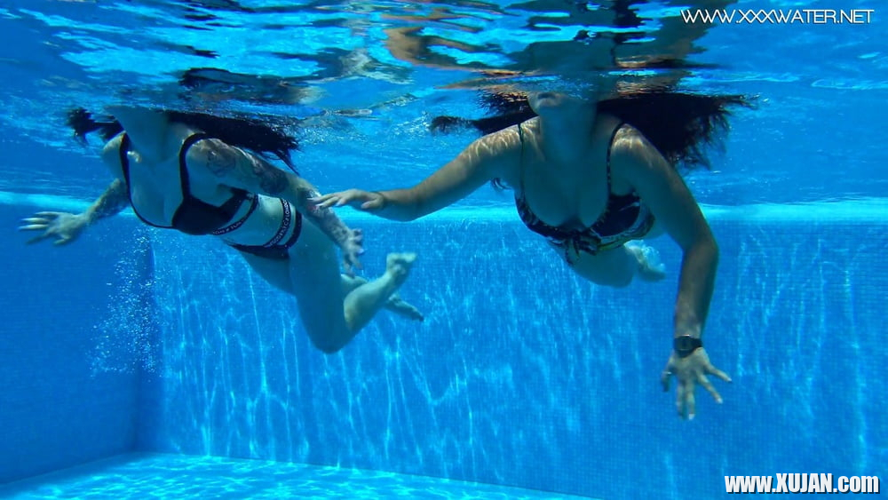 Sheril and Diana Rius Underwater Swimming Pool Erotics - Photo #1806353