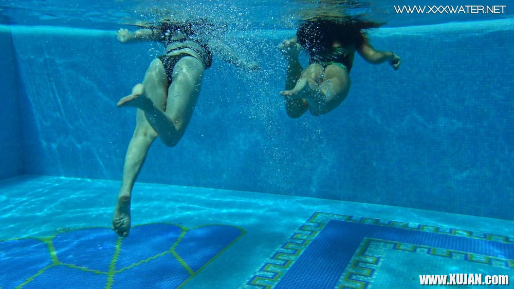 Sheril and Diana Rius Underwater Swimming Pool Erotics - Photo #1806354