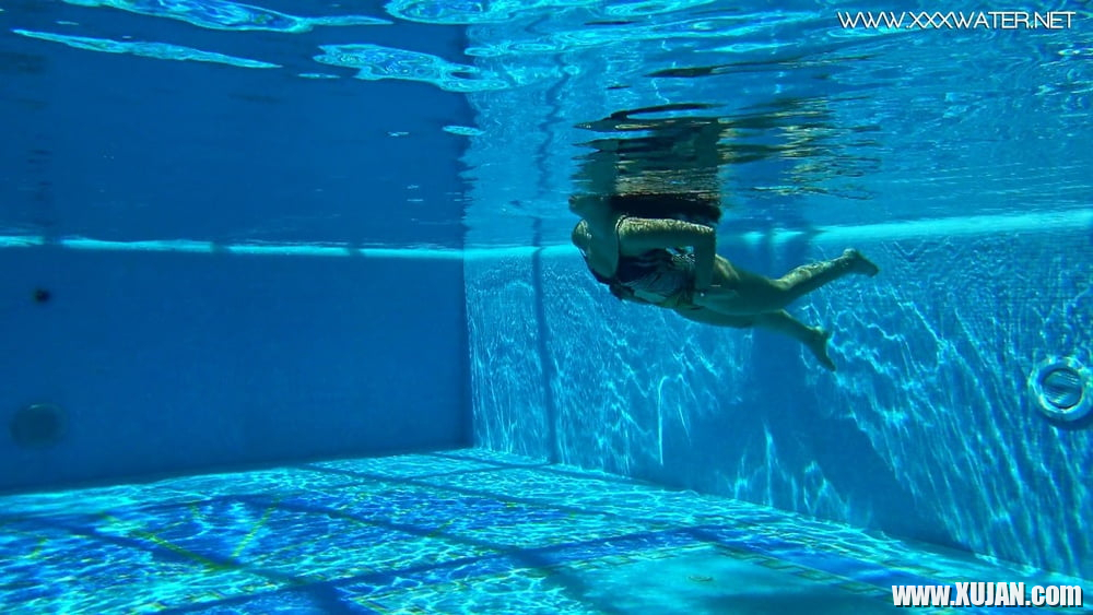Sheril and Diana Rius Underwater Swimming Pool Erotics - Photo #1806356