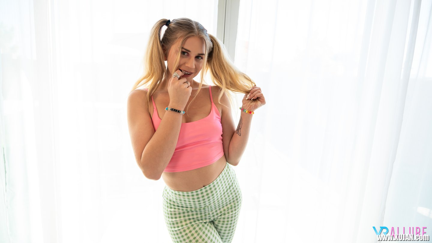 Playful pigtailed chick Taylor Blake masturbates with vibrator - Photo #1808494