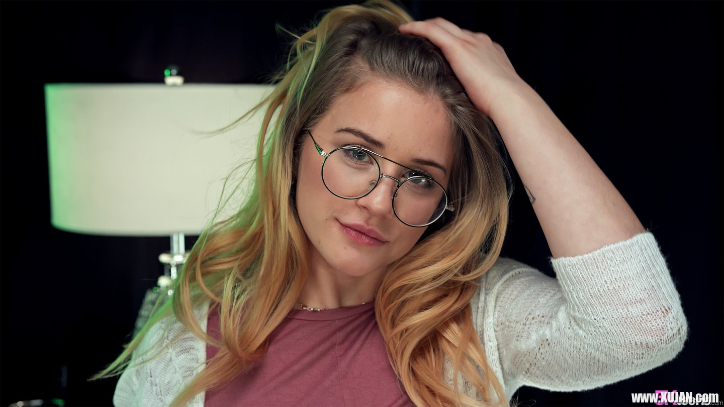 Taylor Blake is happy to suck and ride hard Cock - Photo #1808667