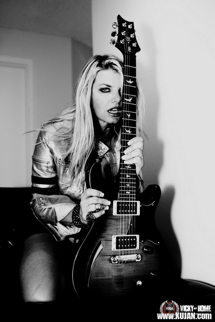 WEBSTAR OF THE YEAR VICKY VETTE ROCKS OUT WITH HOT GUITAR - Photo #1809078