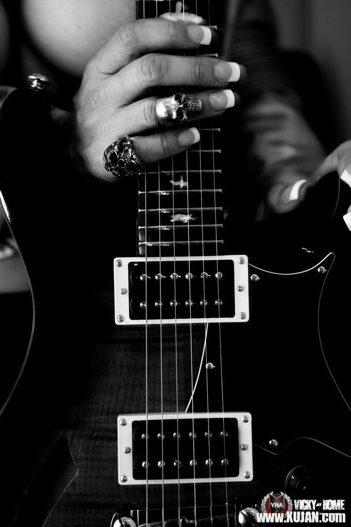 WEBSTAR OF THE YEAR VICKY VETTE ROCKS OUT WITH HOT GUITAR - Photo #1809082