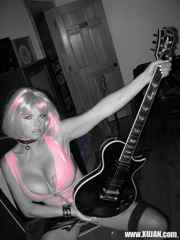 MILF Blonde Busty Babe Vicky Vette Rocks A Hot Guitar - Photo #1809250