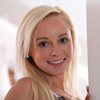 Naomi Nevena Slippery Fingers