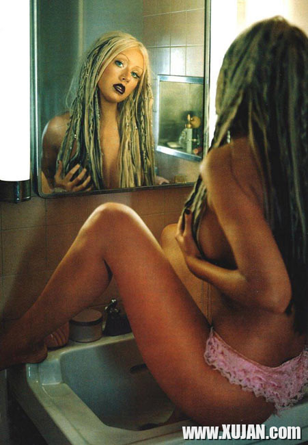 Lovely singer Christina Aguilera showing her perfect ass - Photo #1822293
