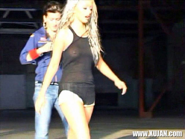 Lovely singer Christina Aguilera showing her perfect ass - Photo #1822294