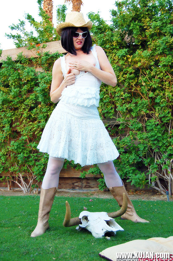 Madison Madness is a mature cow girl - Photo #1823171