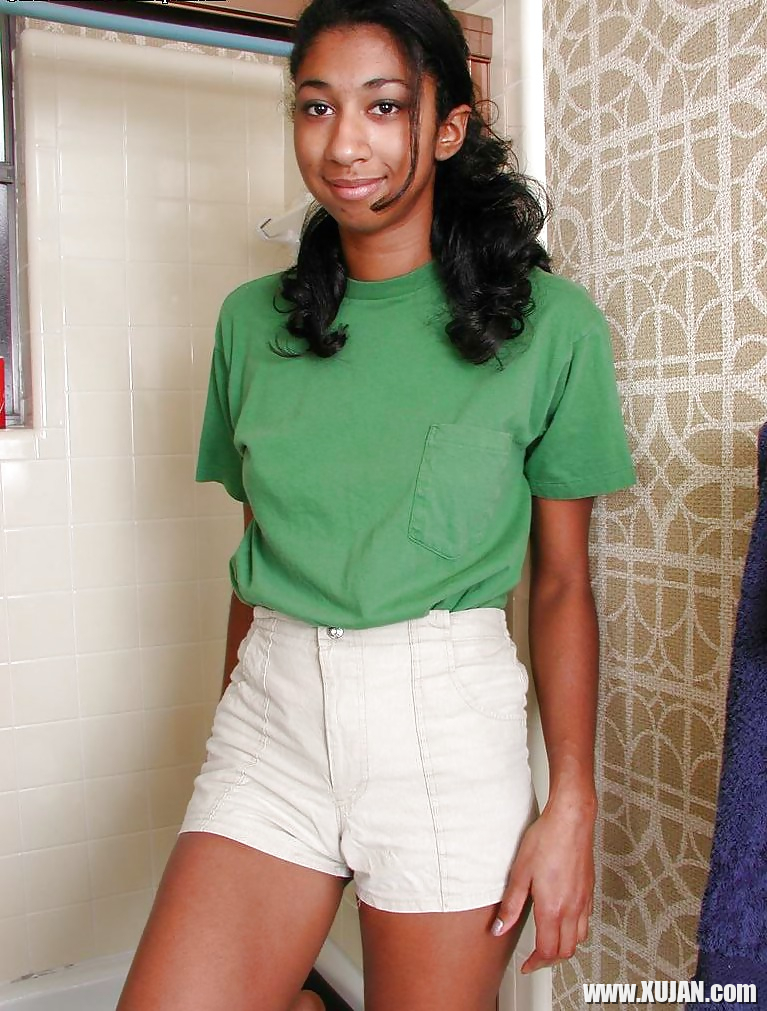 Cute hairy Ebony Teen Melissa - Photo #1826530