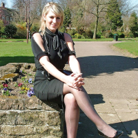 Non nude posing from an sexy babe Demi who likes doing it outdoor