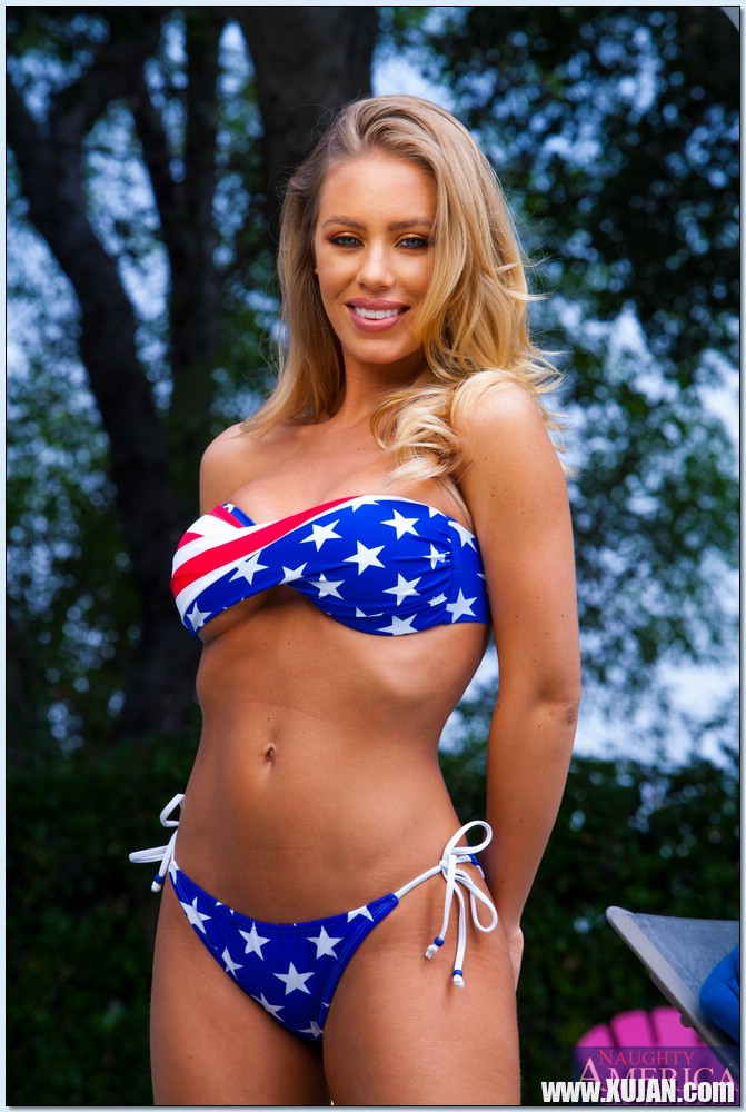 Loveable blonde babe Nicole Aniston taking off her bikini by the pool - Photo #1832916