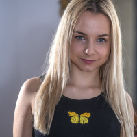 Petite blonde teen vixen Mona Blue craves for some solid pussy pounding