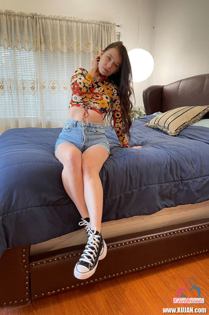 Kinky brunette hottie Misha Cross drops down her tiny denim shorts - Photo #1853346
