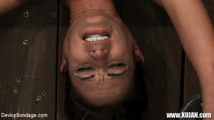 Jade Indica and Amber Rayne wall bound upside down to machines - Photo #1856700
