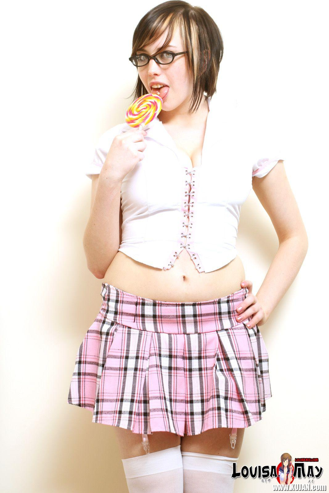 Pictures of Louisa May waiting for you in bed after class - Photo #1857522