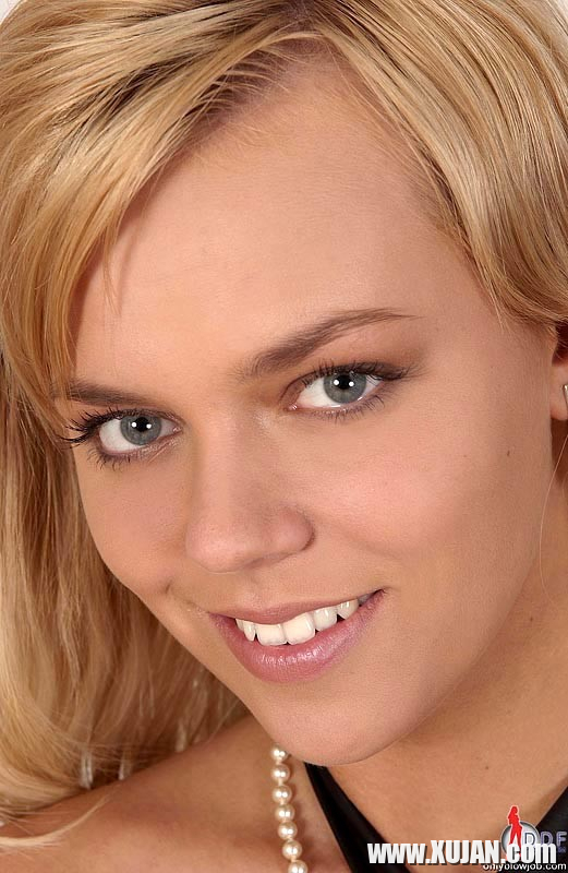 blonde babe katy caro sucks doctors cock - Photo #1862670