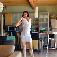 Madison Madness takes her Dress off and masturbates