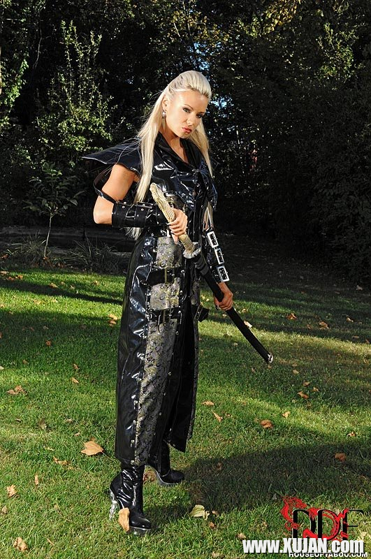 Lesbian Ashley Bulgari doing some sexy Martial Arts - Photo #1865425