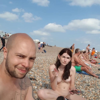 Eritasard zuygy nerka e eghel nudistneri paratonin