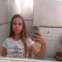 Eritasard rus aghjikner hagustov ev arants hagusti