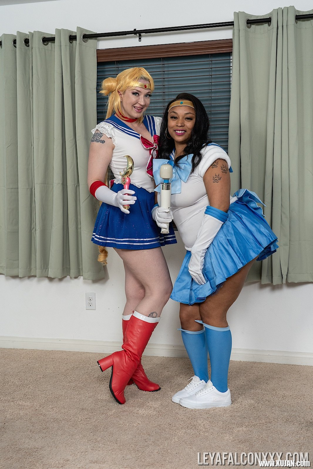 Leya Falcon gets down and dirty with black chick Porche Carrera - Photo #1872091