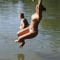 Ovrakh nudist banji suzvum e lichum