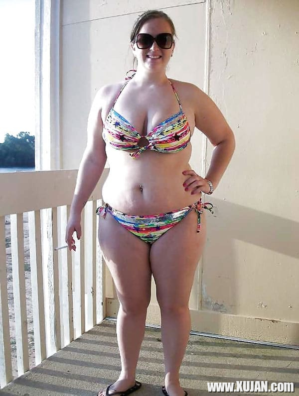 BBW loghapin bikiniov ev tongov - Photo #1884814