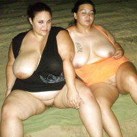 BBW loghapin bikiniov ev tongov