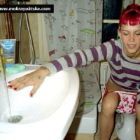 Pissing girls havaqatsu