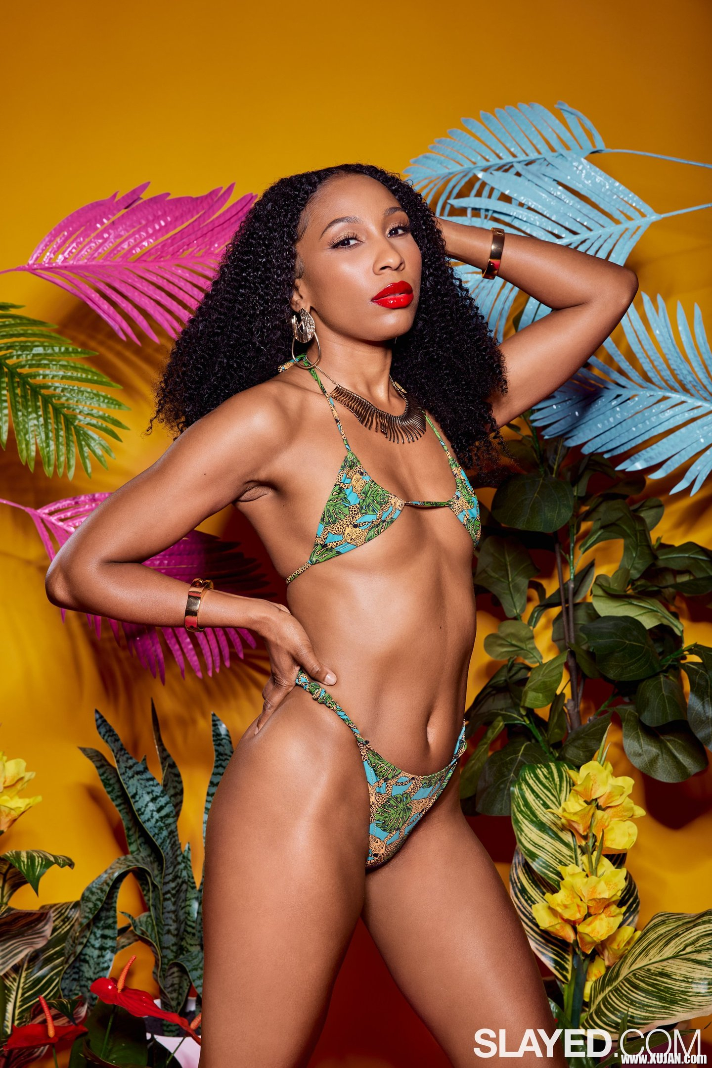 Interracial face sitting and fun with toys with Chloe Amour and Olivia Jayy - Photo #1901216