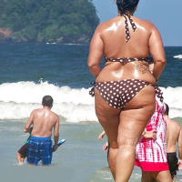 Big XXL aghjiknery bikiniov loghapum