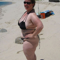Big XXL aghjiknery bikiniov loghapum