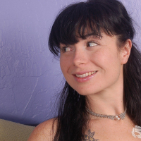 Hot girl Siouxsie Q strips and rubs her own snatch