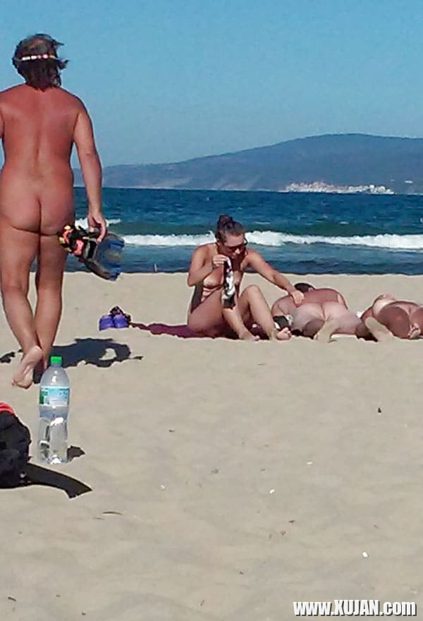 Mi or nudistakan loghapum herakhosov nkarahanum - Photo #1924338