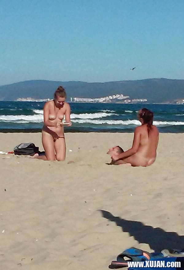 Mi or nudistakan loghapum herakhosov nkarahanum - Photo #1924366