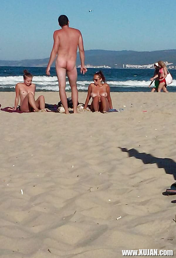 Mi or nudistakan loghapum herakhosov nkarahanum - Photo #1924380