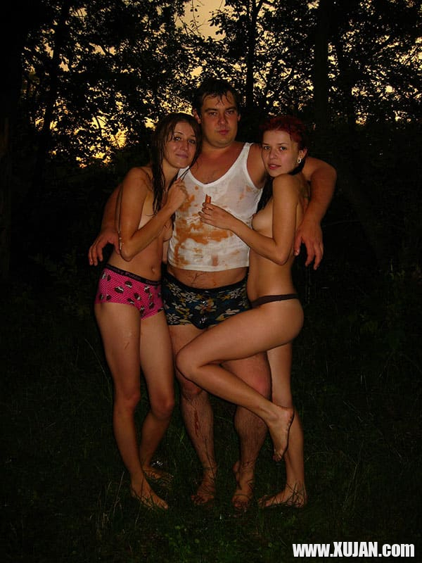 Rus nudistneri svingerakan erekuyt batsotya - Photo #1926805