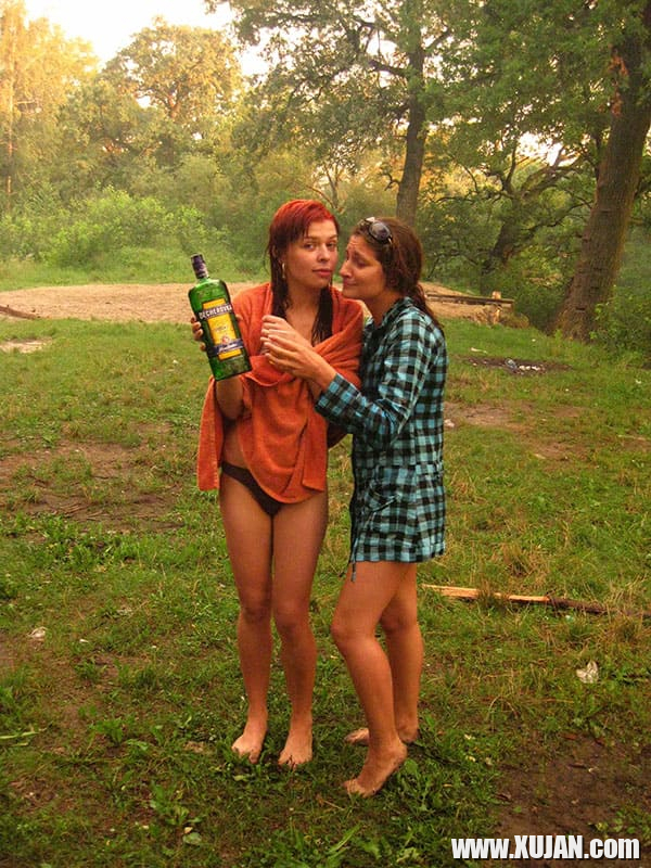 Rus nudistneri svingerakan erekuyt batsotya - Photo #1926811