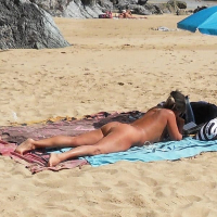 Hasun nudistneri yntaniqy charachchiutyun e anum loghapum