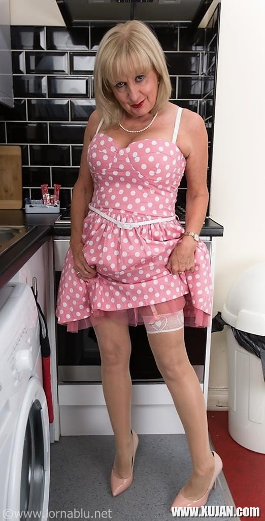 Lovely blonde babe Lorna Blu posing in a sexy pink dress - Photo #1933487
