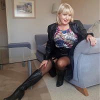Solo hottie Lorna Blu puts her big round tits on display