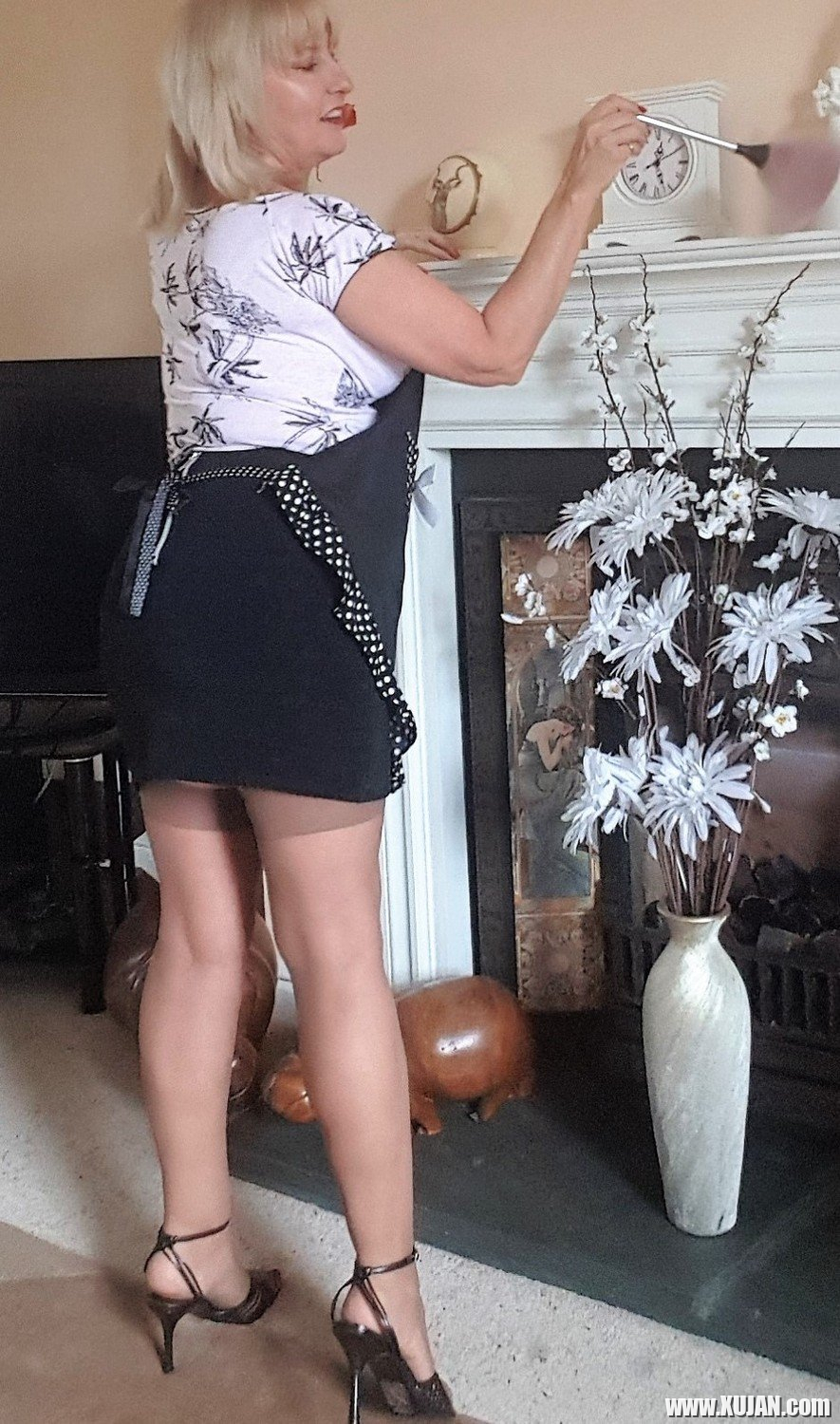 Naughty Lorna Blu having some fun with a big cucumber - Photo #1933622