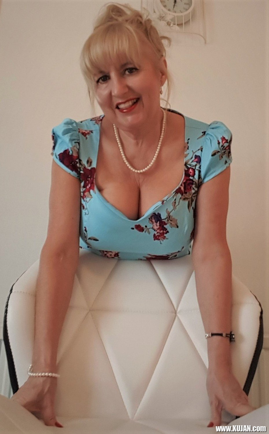 Nothing makes Lorna Blu happier than showing her big tits - Photo #1933655