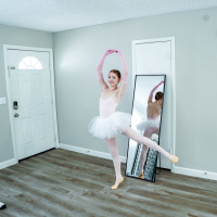 Lovely petite ballerina Myra Moans gets nailed and facialized by older dude