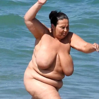 Ger kinn u amusiny hangstanum en nudistakan loghapum