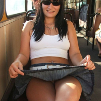 Mi aghjik avtobus e nstum arants vartiqi