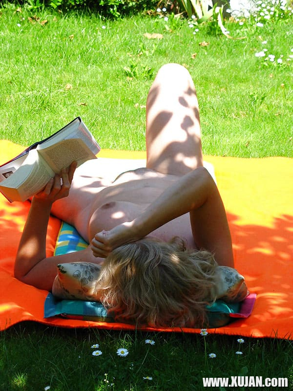 Hairy milf depilates pucy aygum - Photo #1947959
