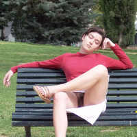 Aygu nstarani vra mazot pucov tsntsugh