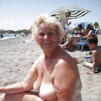 Nudist tatiky 70 tarekanum sirum e tsaghrel